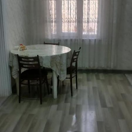 Apartment At Narimanov 151 Ganja Esterno foto