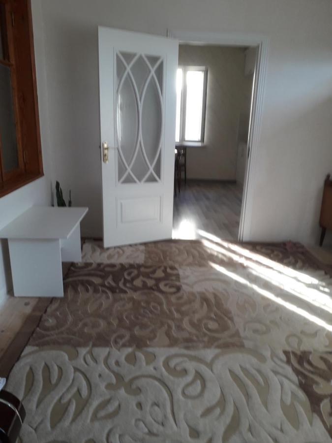 Apartment At Narimanov 151 Ganja Esterno foto